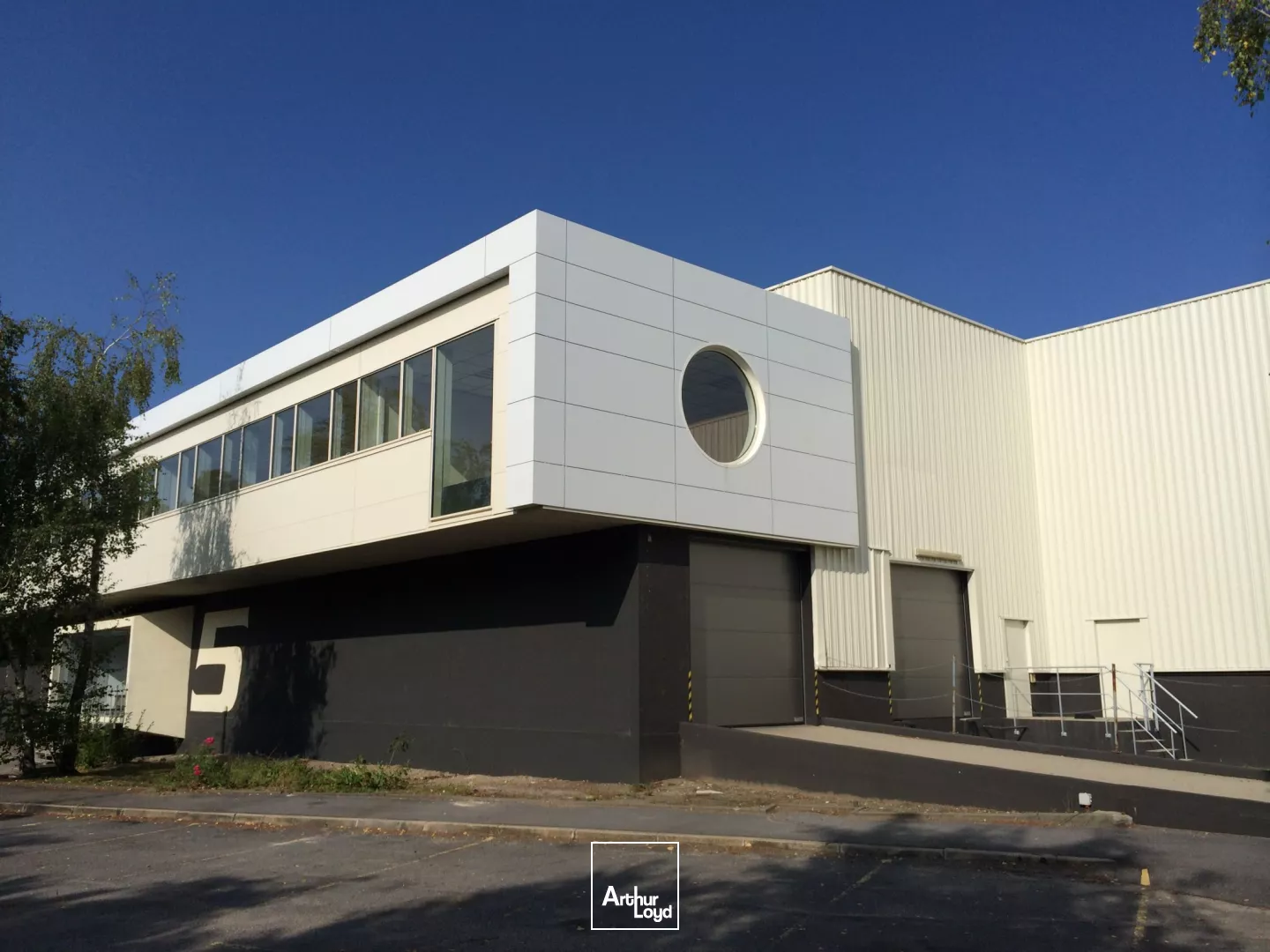 Locaux d'activité à louer à SAINT OUEN L'AUMONE 95310