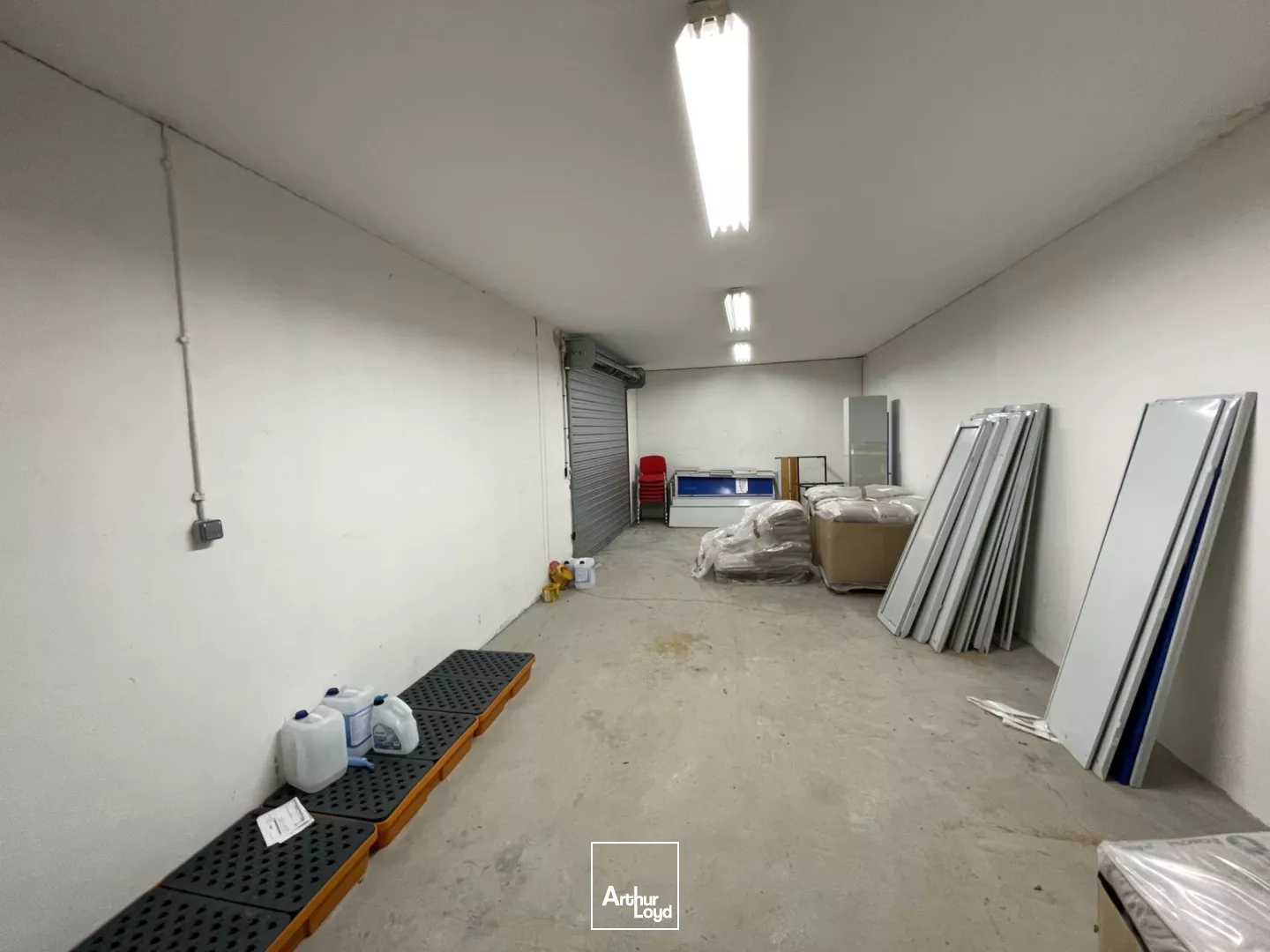  A LOUER - Local d'activité 