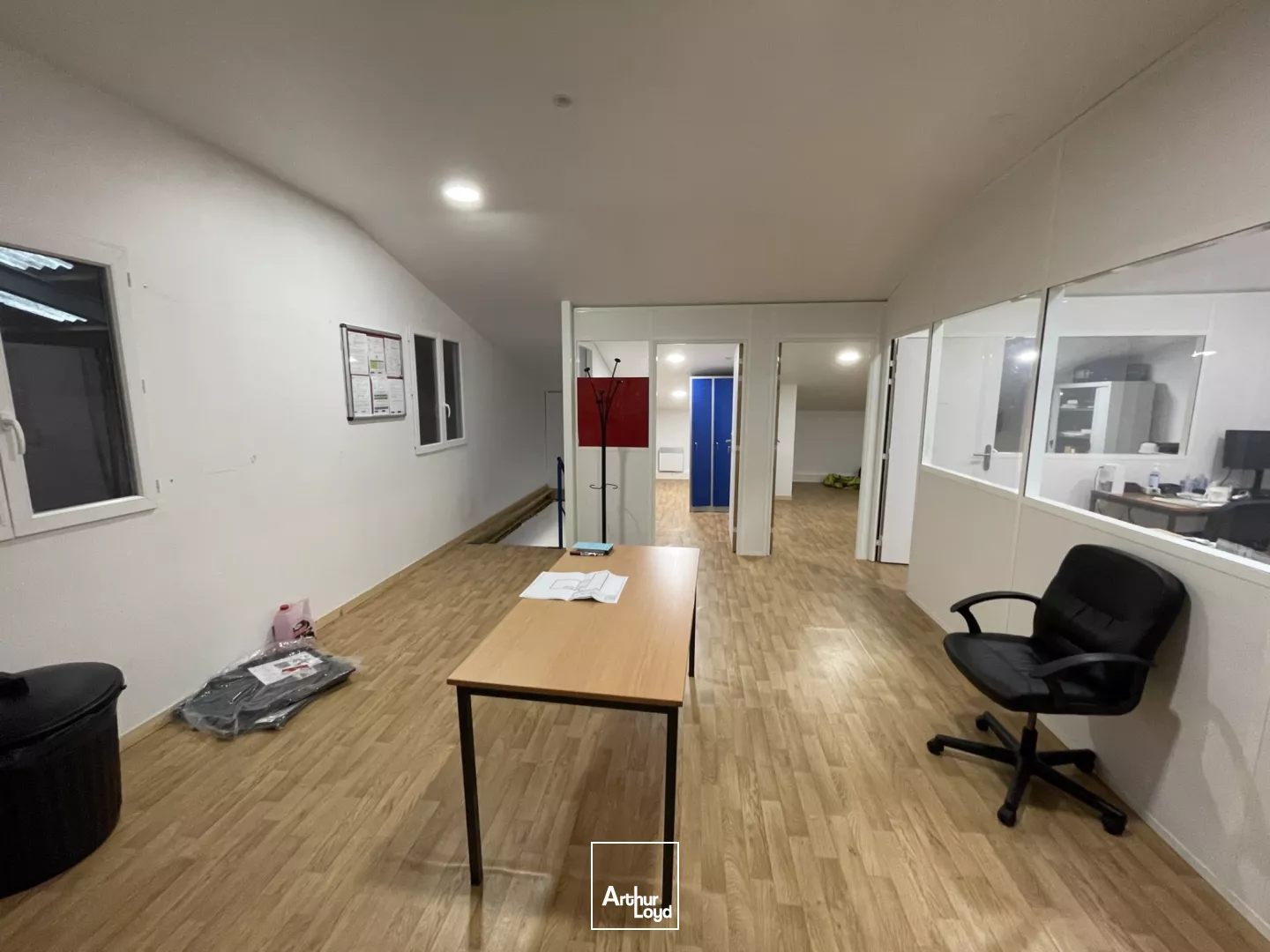  A LOUER - Local d'activité 