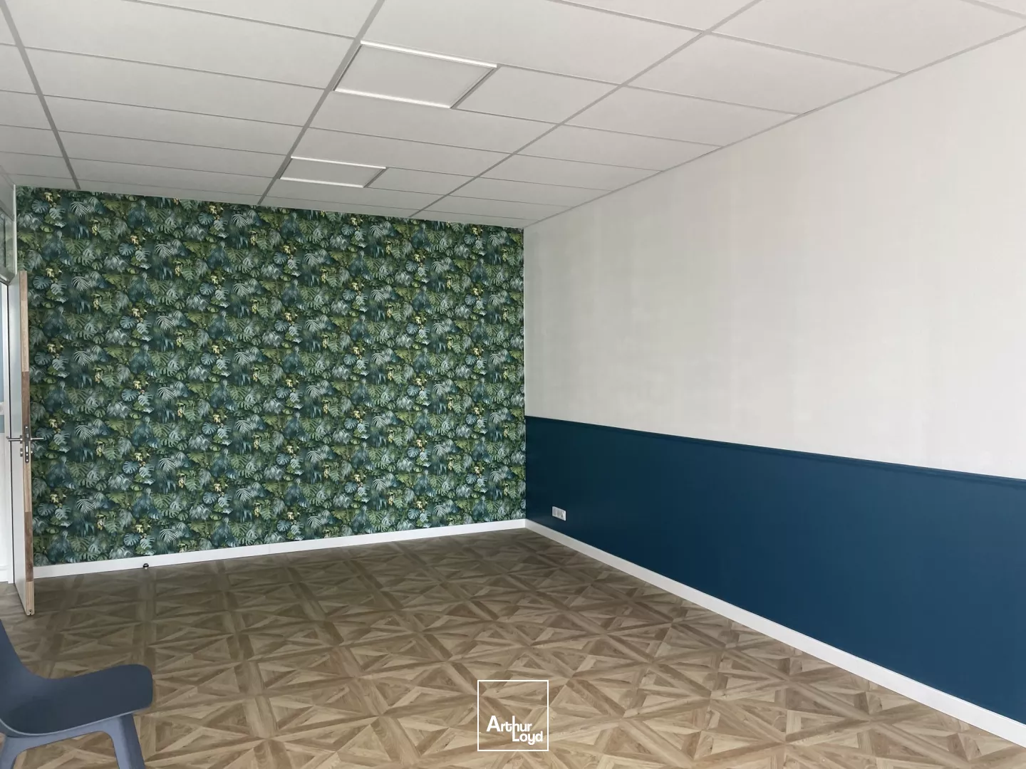 BUREAUX - A VENDRE - 457 m2 - ST NAZAIRE - 225 M2