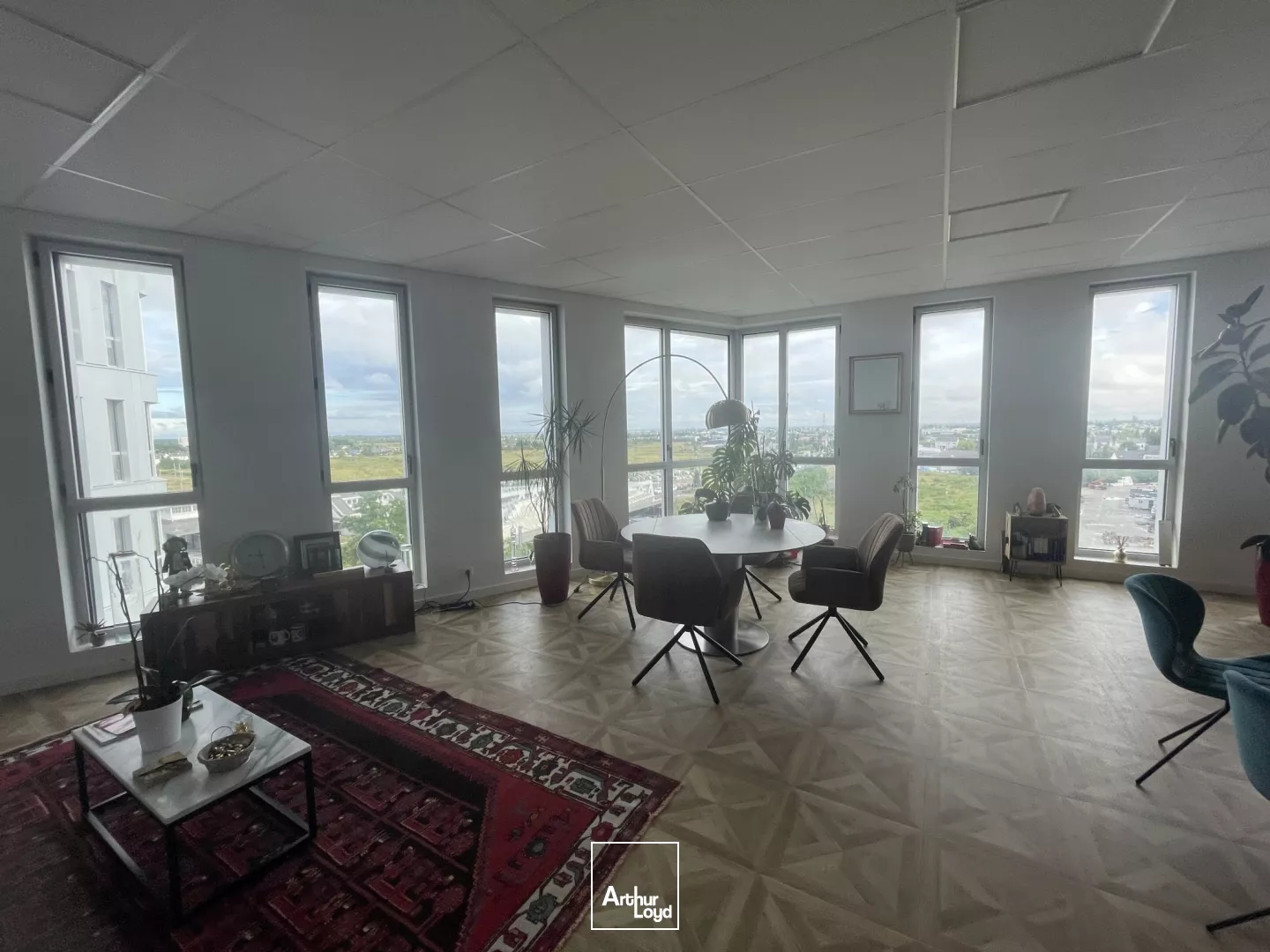 BUREAUX - A VENDRE - 457 m2 - ST NAZAIRE - 225 M2