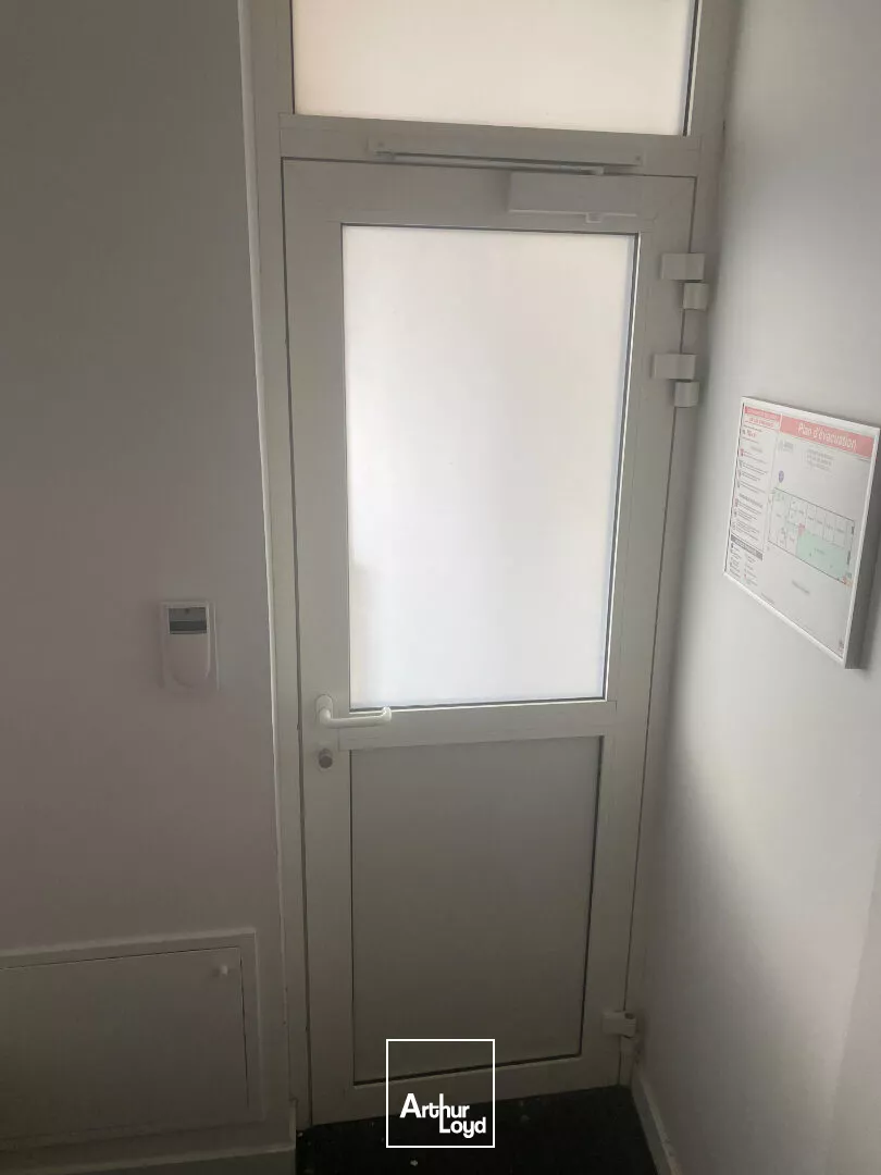 A louer LOCAL COMMERCIAL 146 M² LA ROCHELLE