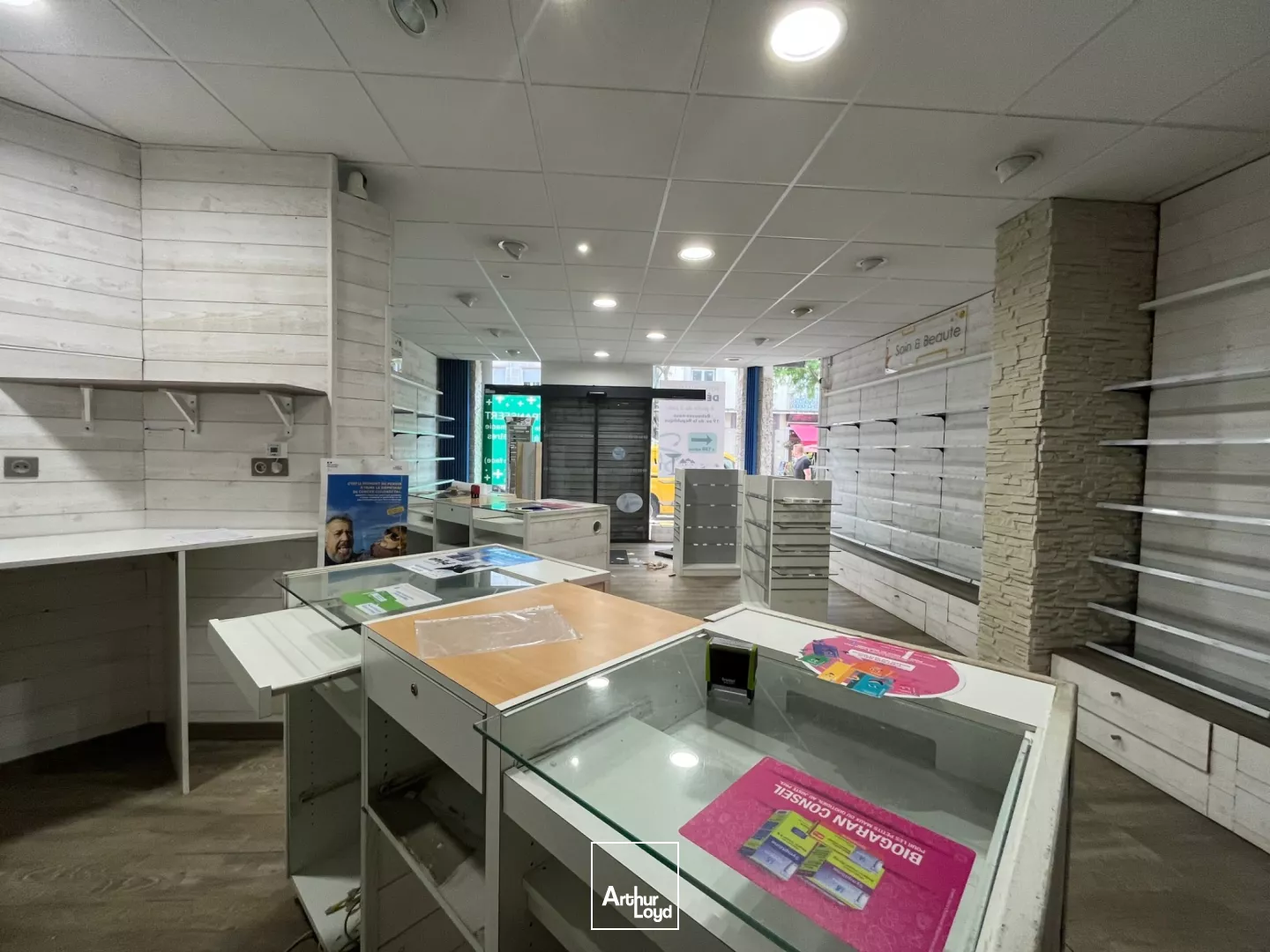 A VENDRE LOCAL COMMERCIAL ST NAZAIRE CENTRE