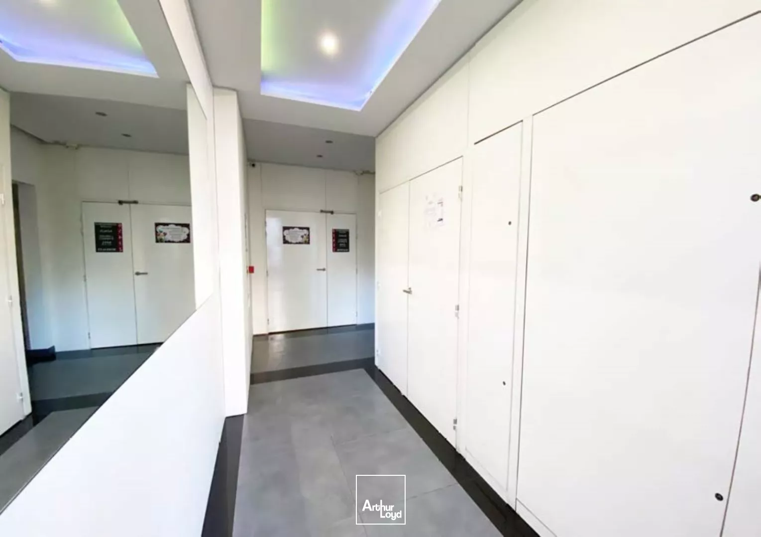 BUREAUX PLUG AND PLAY