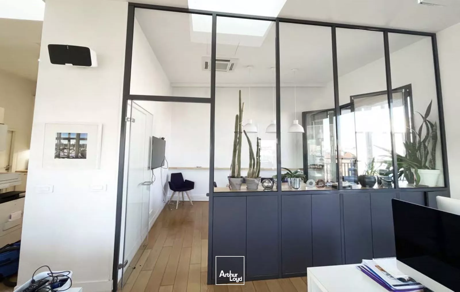 BUREAUX PLUG AND PLAY