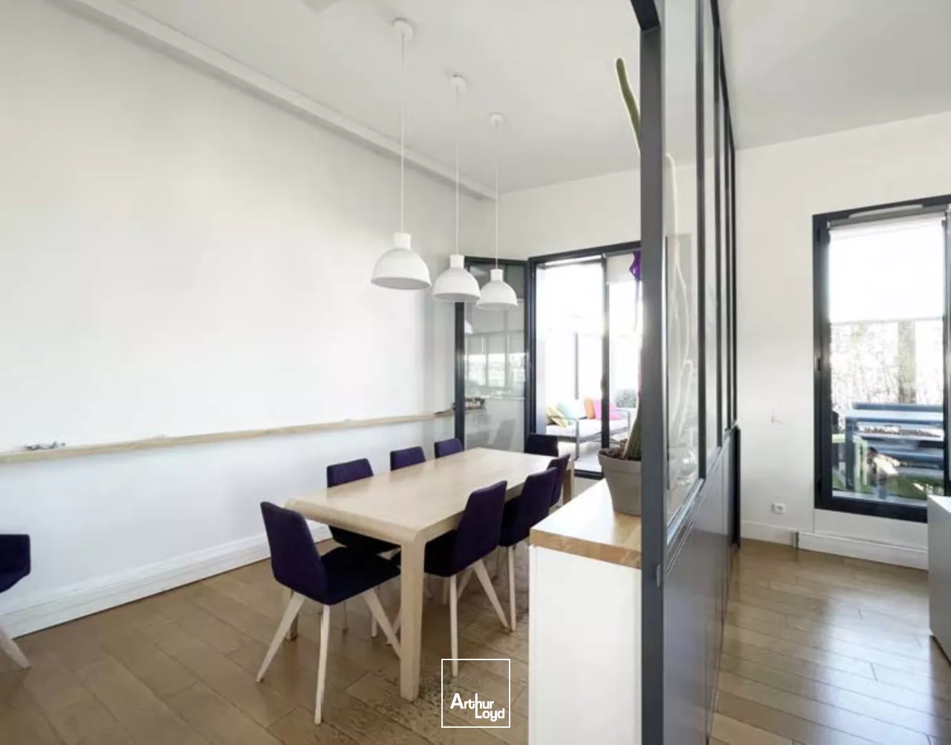 BUREAUX PLUG AND PLAY