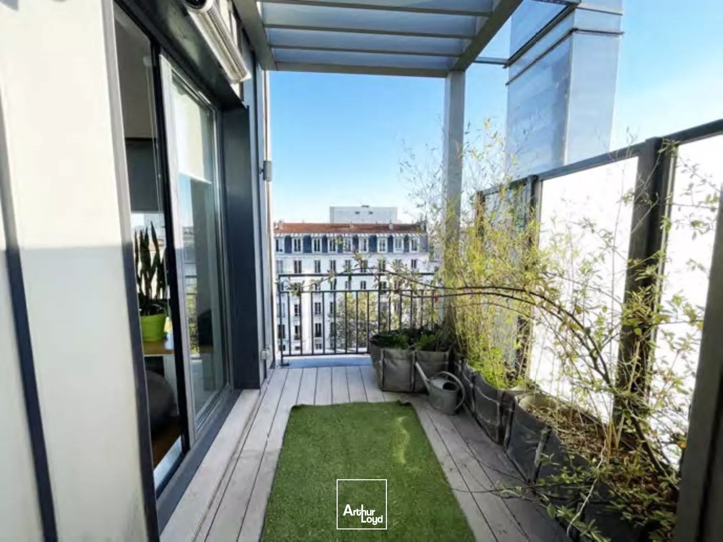 BUREAUX PLUG AND PLAY