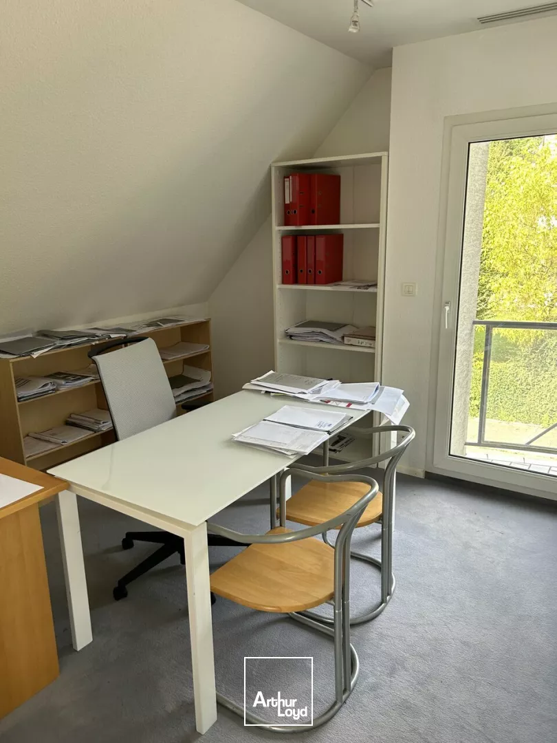 BUREAUX à VENDRE de 273 m²