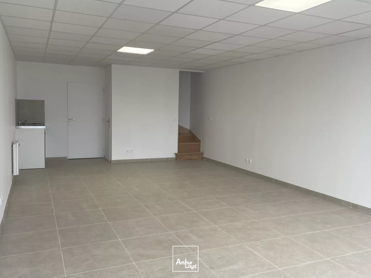A LOUER BEAUVAIS - 100 À 300 M2 DE BUREAUX REFAITS À NEUFS