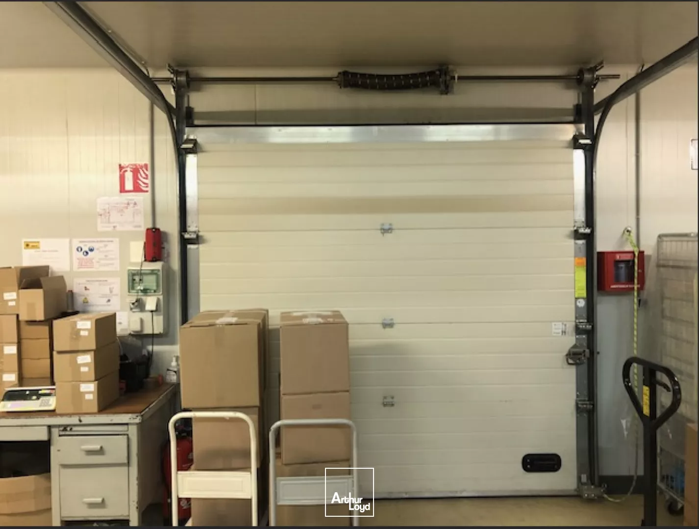 Locaux d'activité à vendre à LE CHAMBON FEUGEROLLES 42500