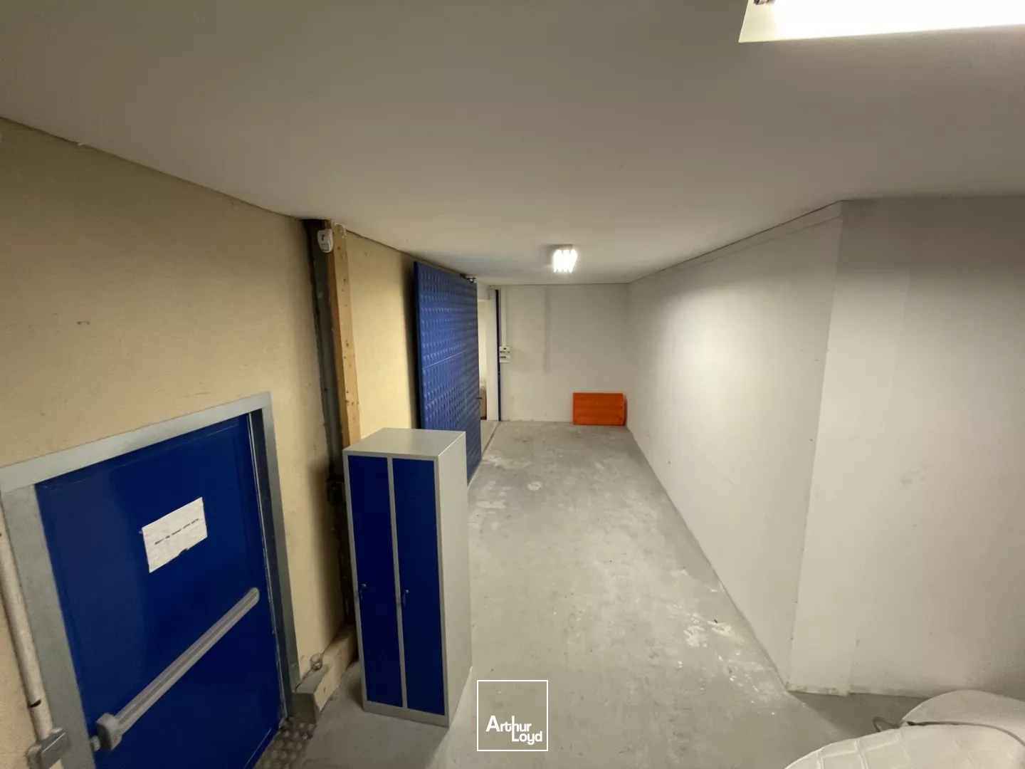  A LOUER - Local d'activité 