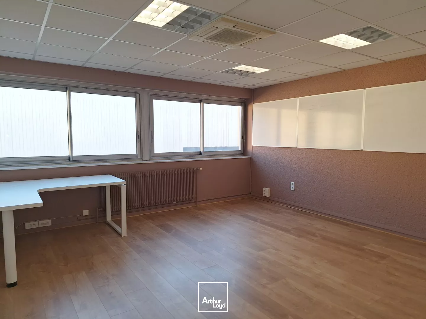 BUREAUX A LOUER SAINT MARTIN LE VINOUX AVEC PARKING