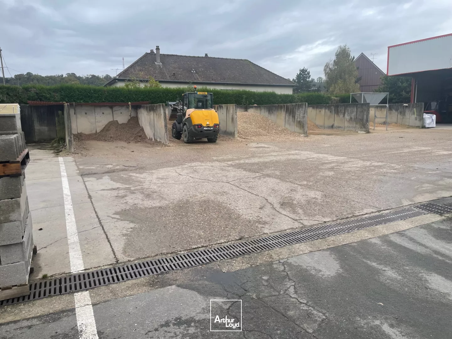 Locaux commerciaux à louer à FLEURY SUR ANDELLE 27380