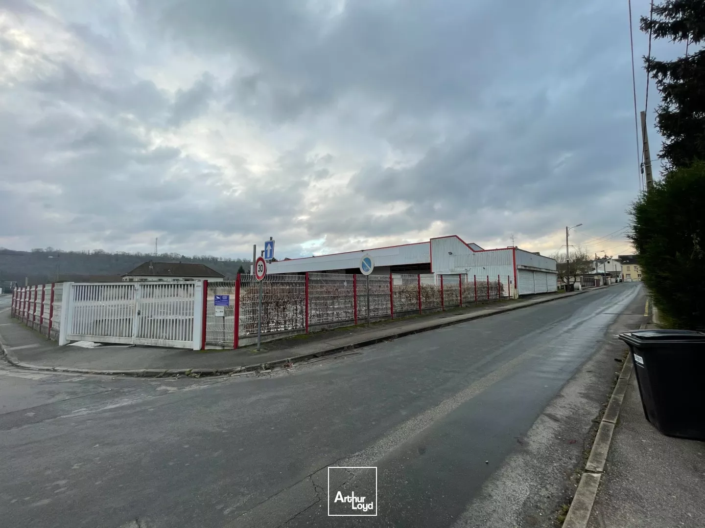 Locaux commerciaux à louer à FLEURY SUR ANDELLE 27380