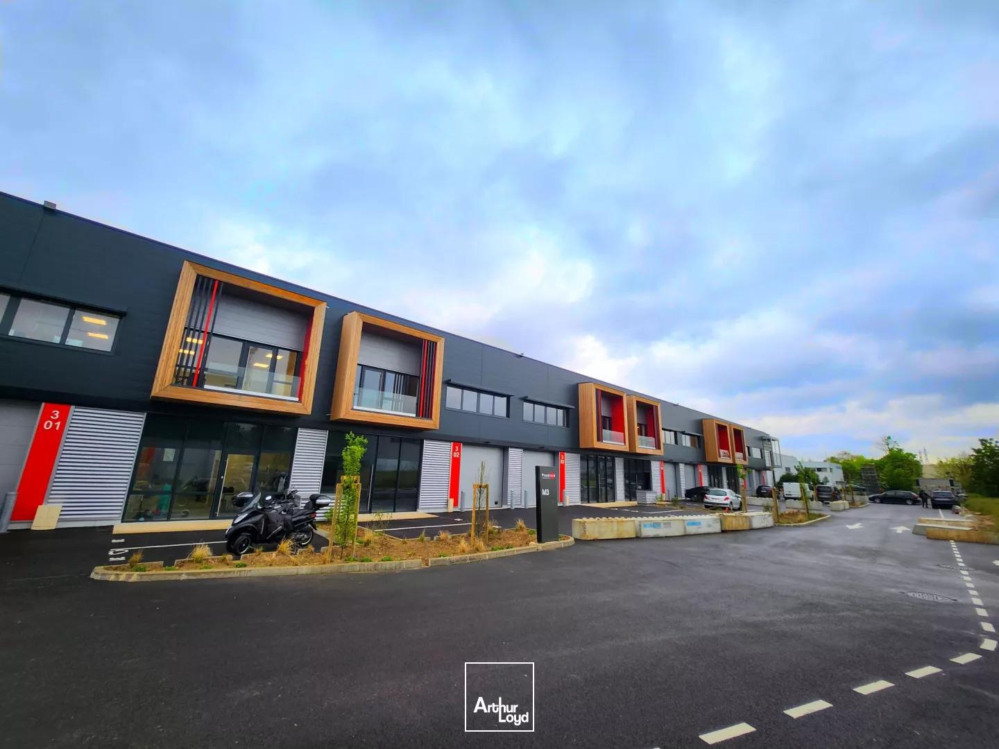 CELLULES D'ACTIVITE NEUVES A LOUER -ERAGNY A15 - N184