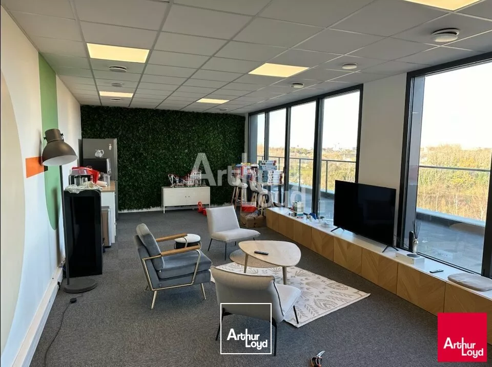 Angers Est bureaux de 205 m² à louer au denier étage 