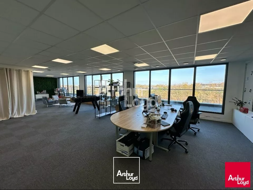 Angers Est bureaux de 205 m² à louer au denier étage 