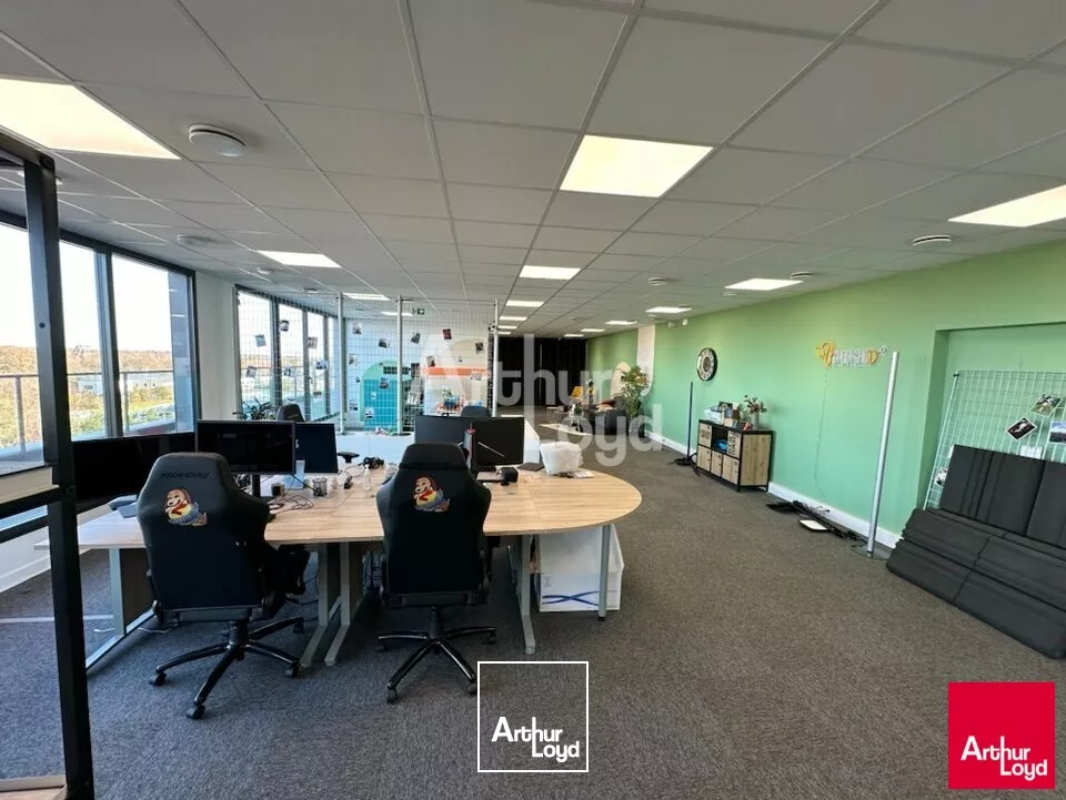Angers Est bureaux de 205 m² à louer au denier étage 