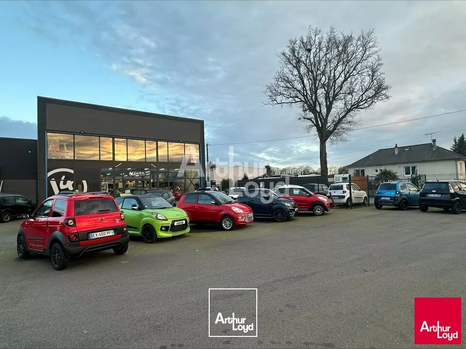 RARE SUR LE MARCHE - VISIBILITE ET ACCES DIRECT SUR L'AXE RENNES/PARIS