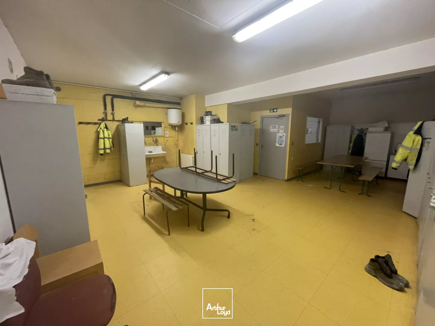 LOCAL D'ACTIVITÉS - BUREAUX - A LOUER - BEAUVAIS