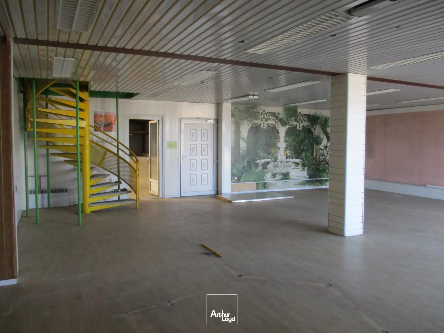 Bâtiment industriel à louer à Mâcon Sud