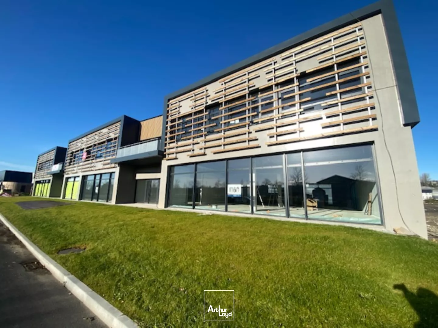 LOCAUX COMMERCIAUX LANDERNEAU