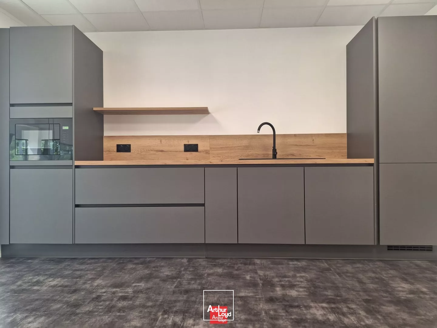 BUREAUX A LOUER SEYSSINS PROCHE DU RONDEAU AVEC PARKING FERME SECURISE