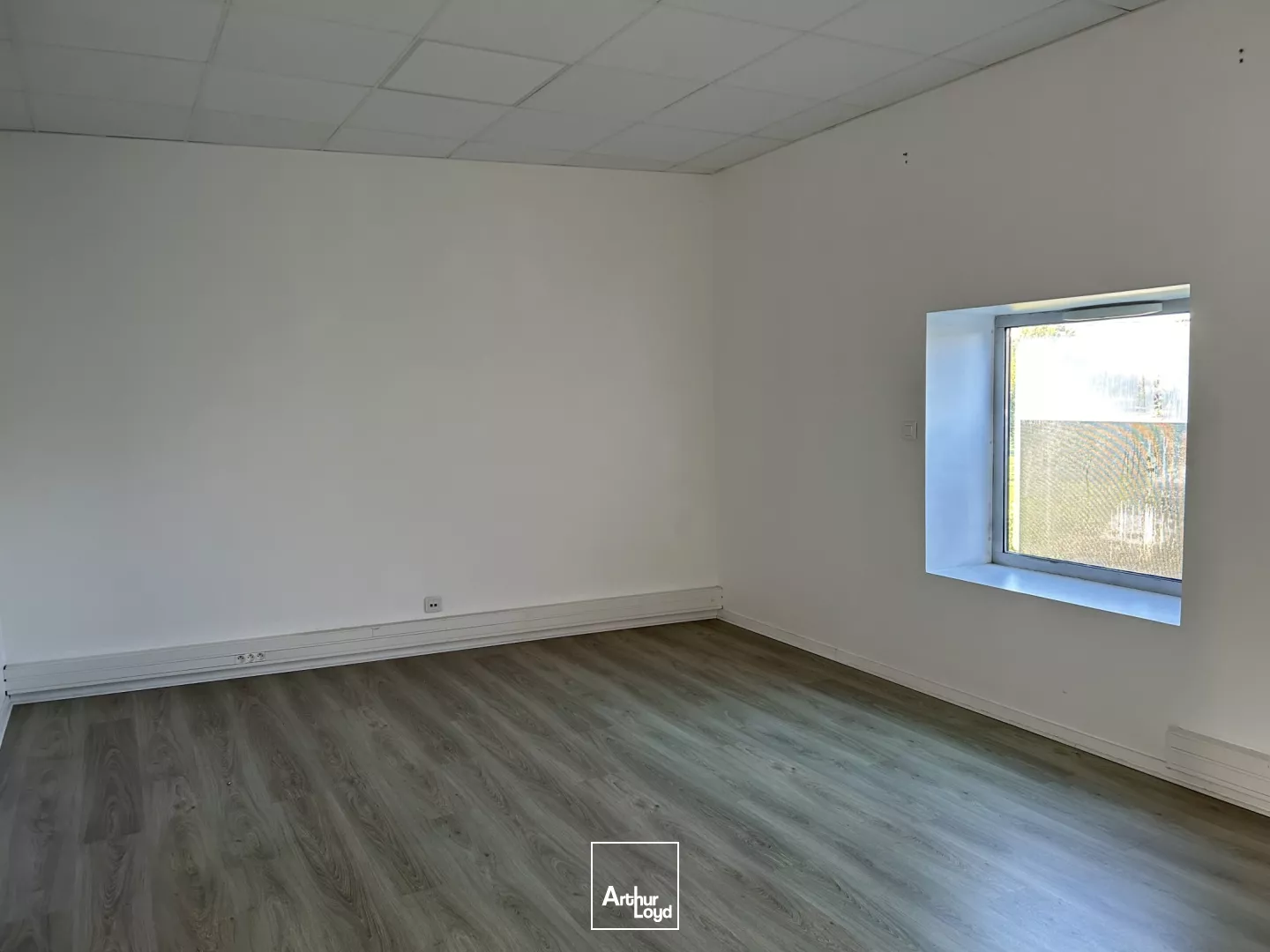 BUREAUX - 120 M2 - ST NAZAIRE OUEST - OCEANIS - LOCAL - MEDICALE