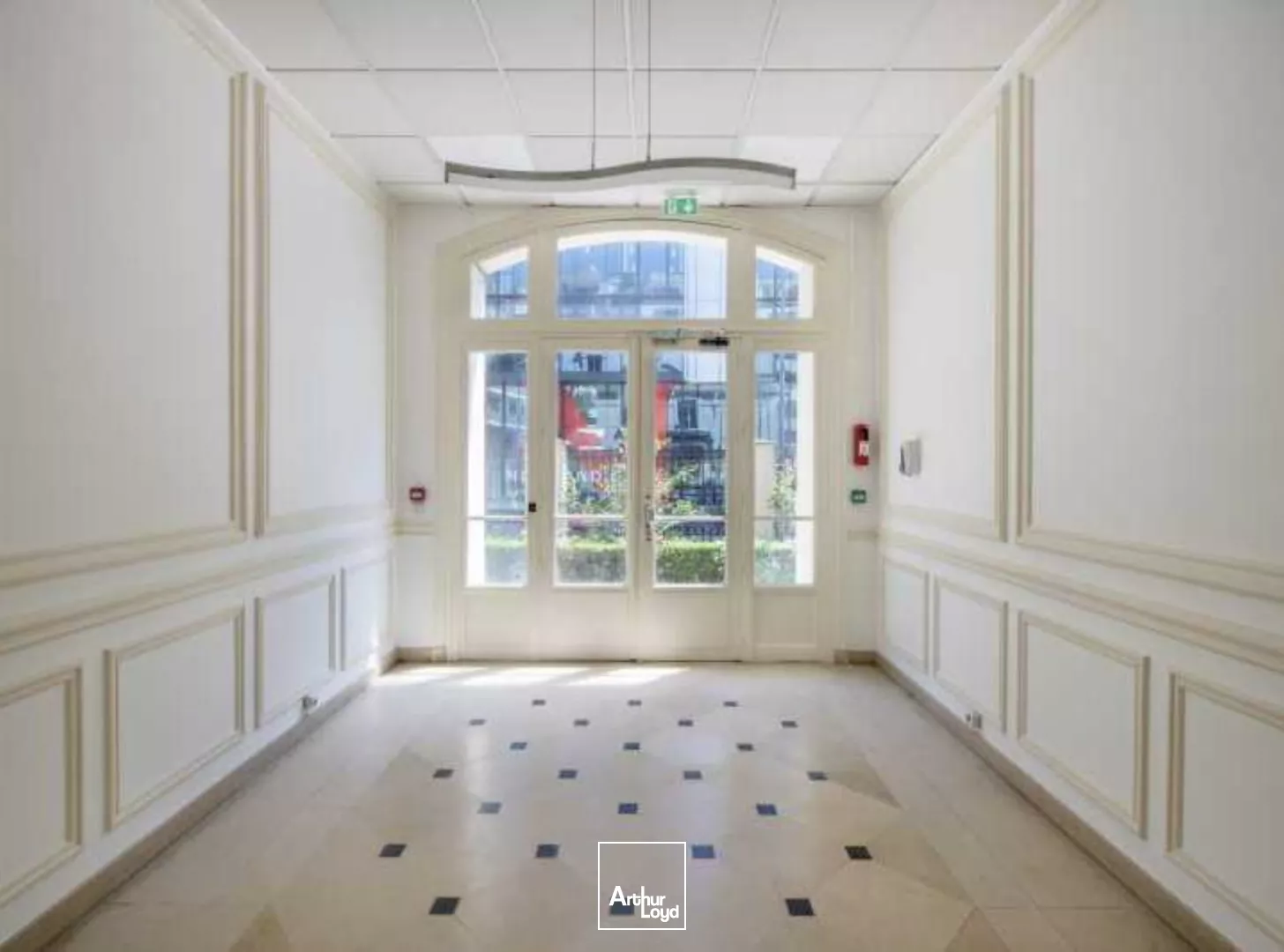 Bel hôtel particulier à Clichy, pour des bureaux d'exception, proximité gare de Clichy-Levallois - Opportunité rare