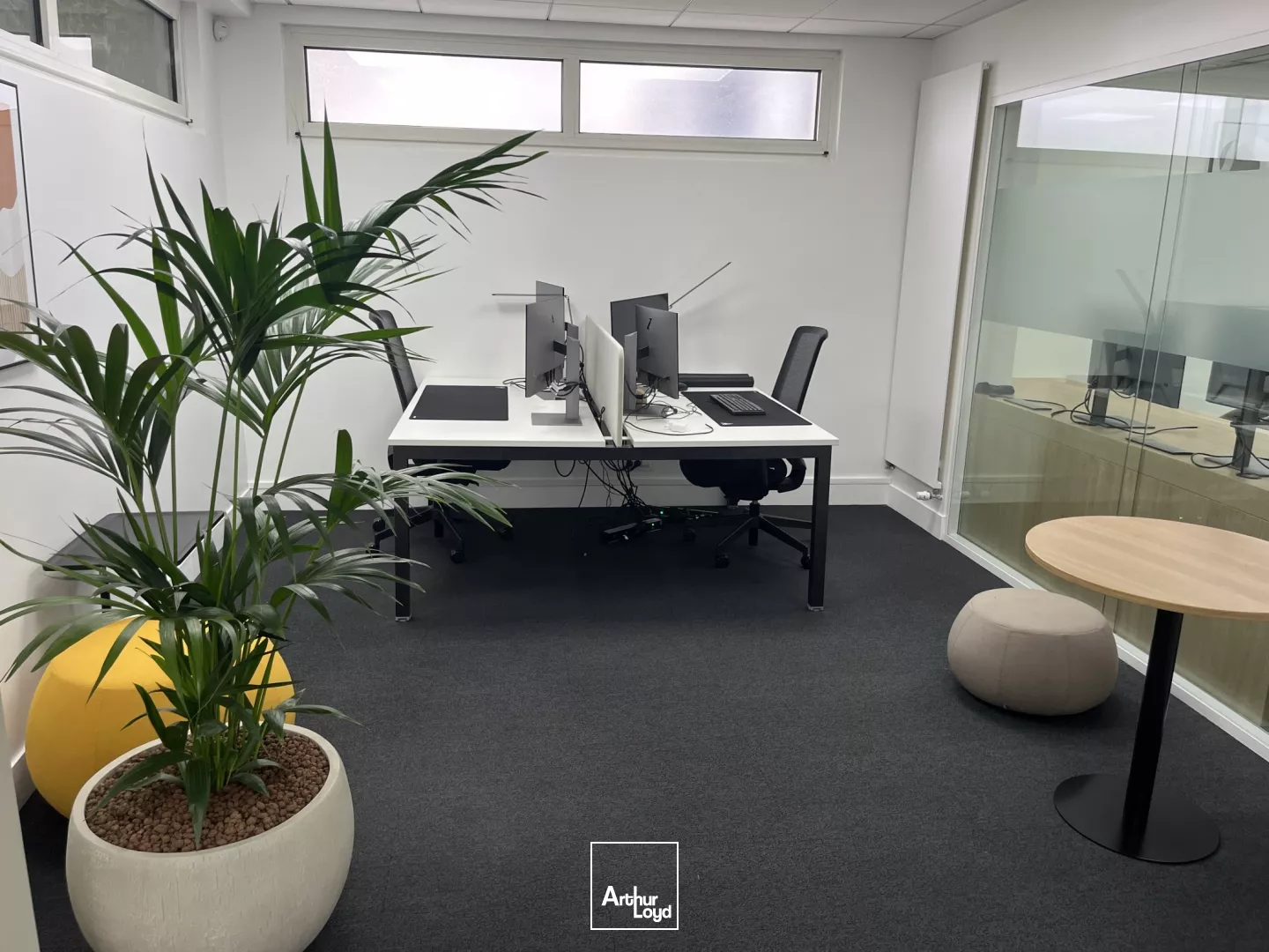 Immeuble indépendant avec terrasse en dernier étage, à louer au coeur de Suresnes