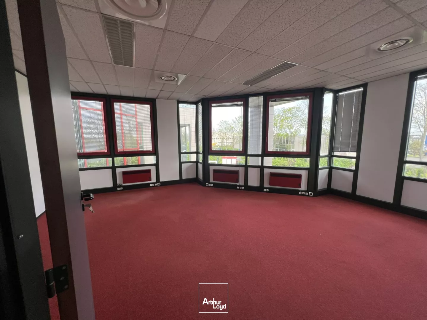 69 RUE DE LA BELLE ETOILE