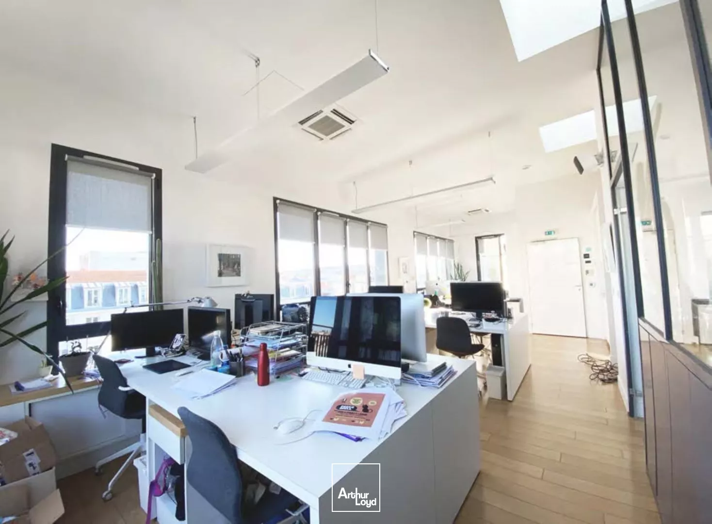 BUREAUX PLUG AND PLAY