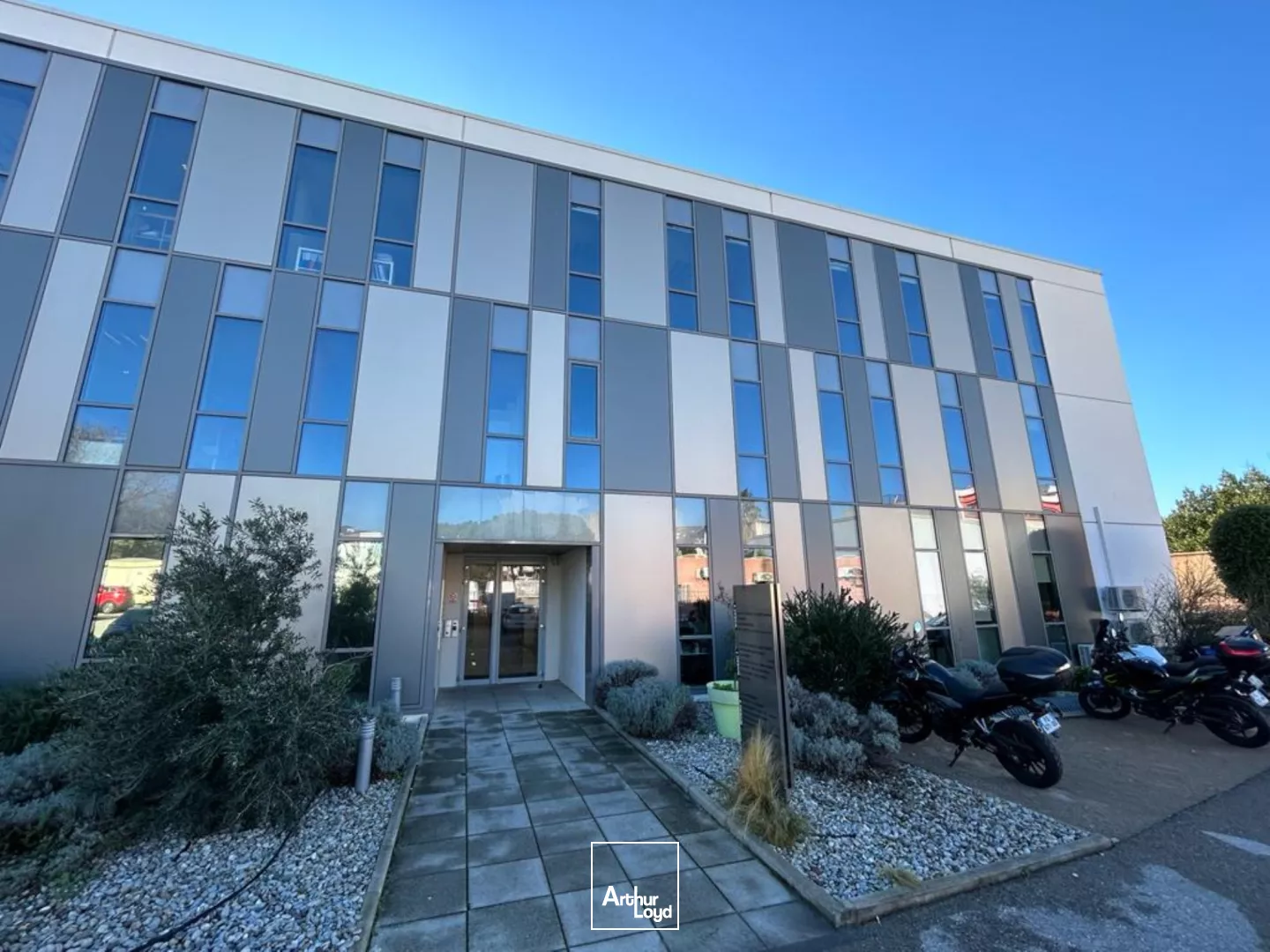 A vendre ou à louer - Bureaux de standing - ZFU - 13016 Marseille