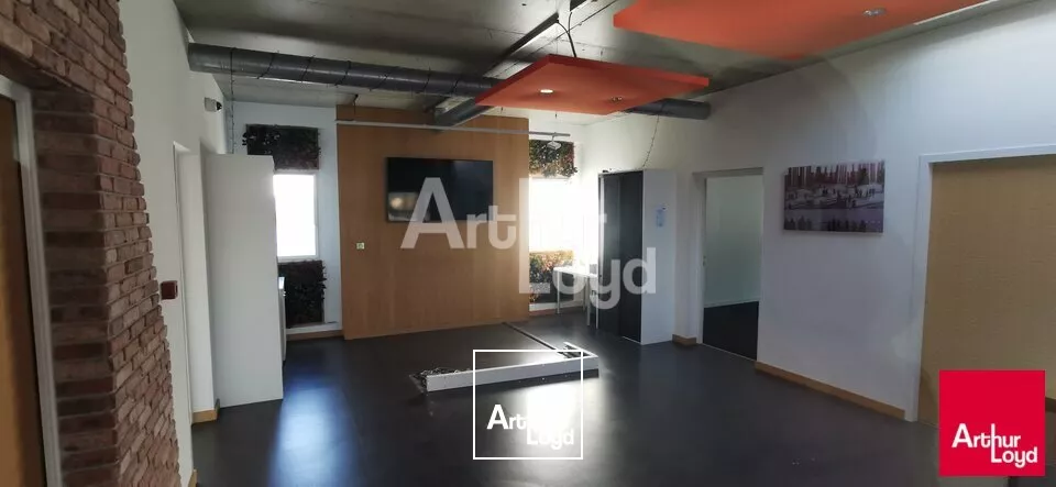 SAINT GREGOIRE - BUREAUX A LOUER - 278 M²