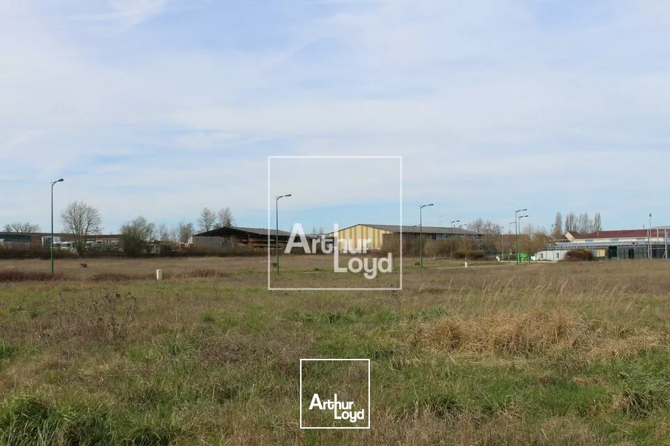 TERRAIN CONSTRUCTIBLE - RARE SUR SECTEUR