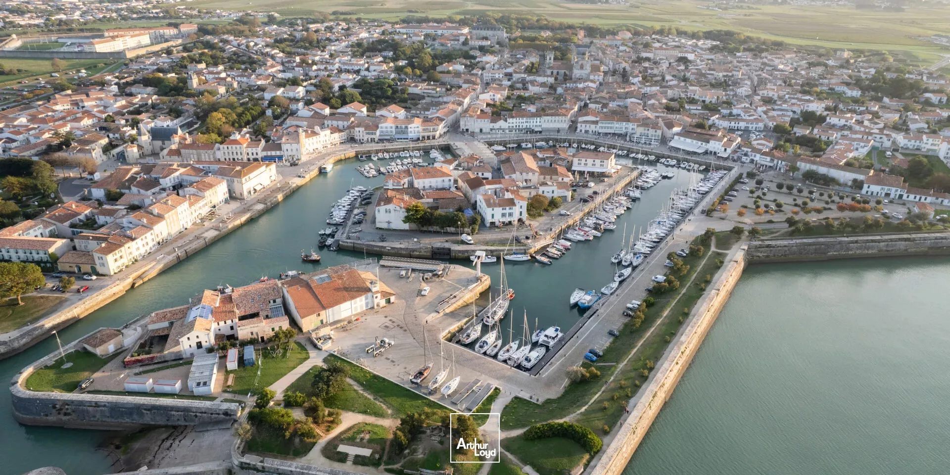 Cession de bail Saint Martin De Ré 360 m2 environ