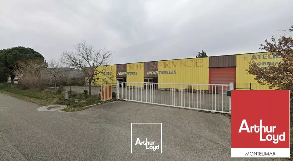 MONTELIMAR NORD - ZONE DU MEYROL - A louer entrepôt d'une surface d'environ 600 m2 avec bureaux et parking.