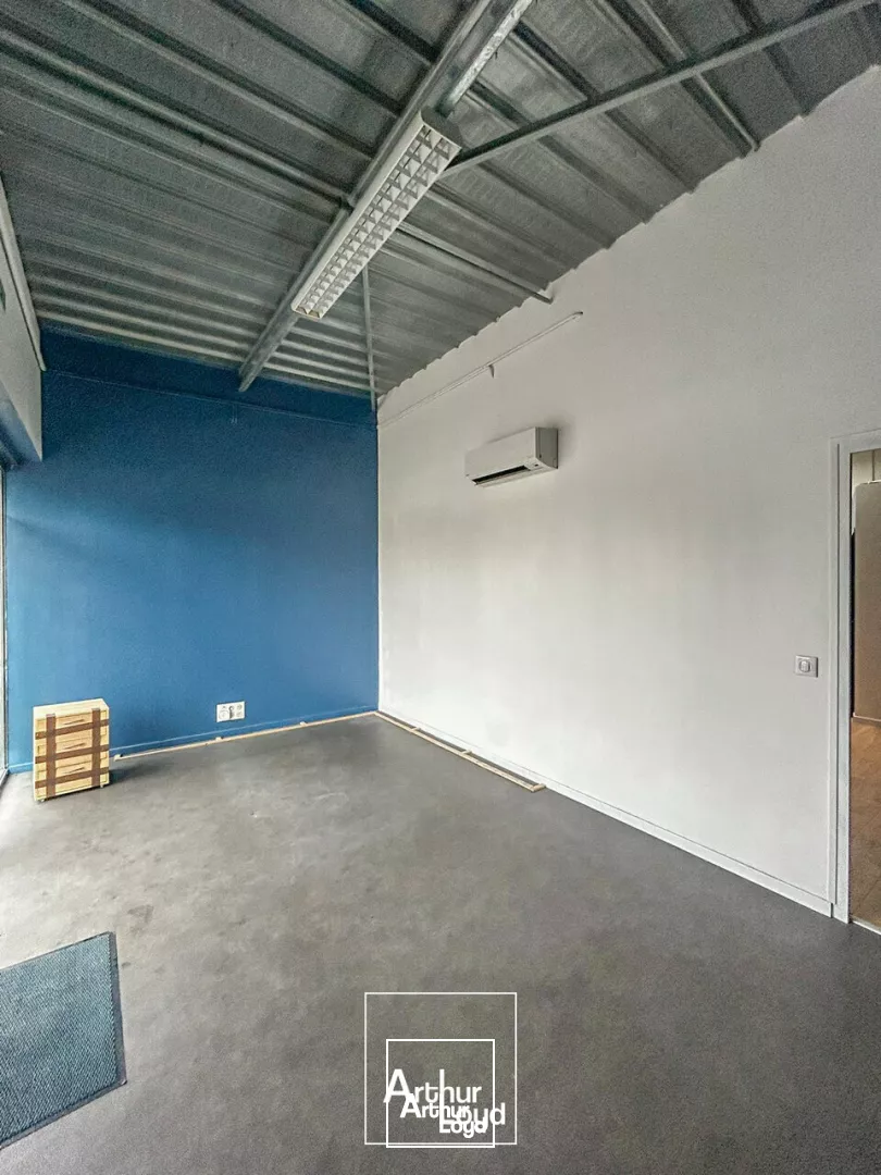 Local Commercial Accessible PMR avec Parking  Axe Très Passant - Brive