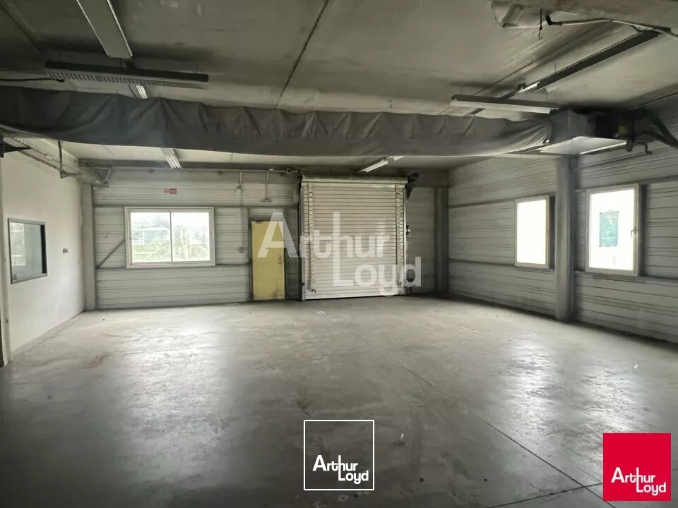 RENNES - LOCAL D'ACTIVITE A LOUER - 2 750 M² EN ZONE PREMIUM