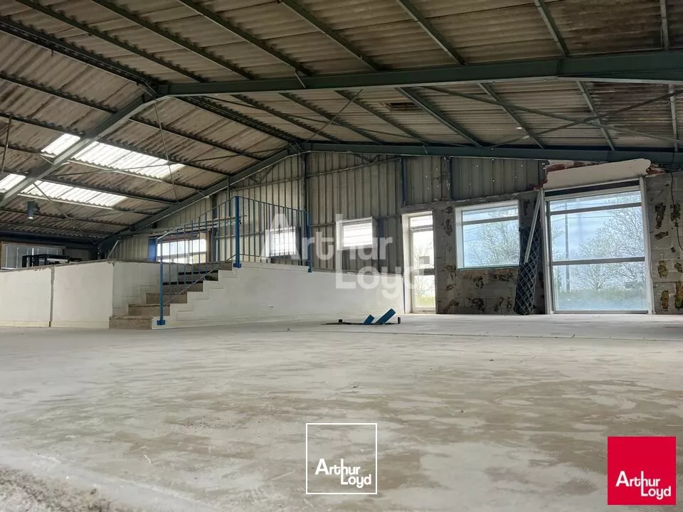RENNES - LOCAL D'ACTIVITE A LOUER - 2 750 M² EN ZONE PREMIUM