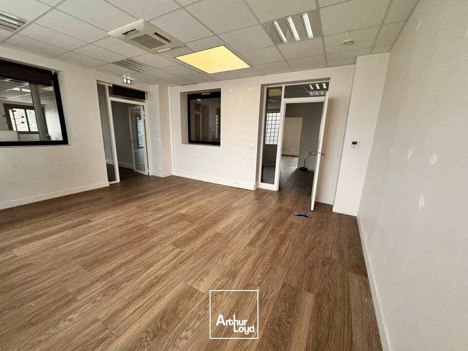 SAINT AVERTIN BUREAUX A LOUER 195 M² EN SORTIE D'AUTOROUTE