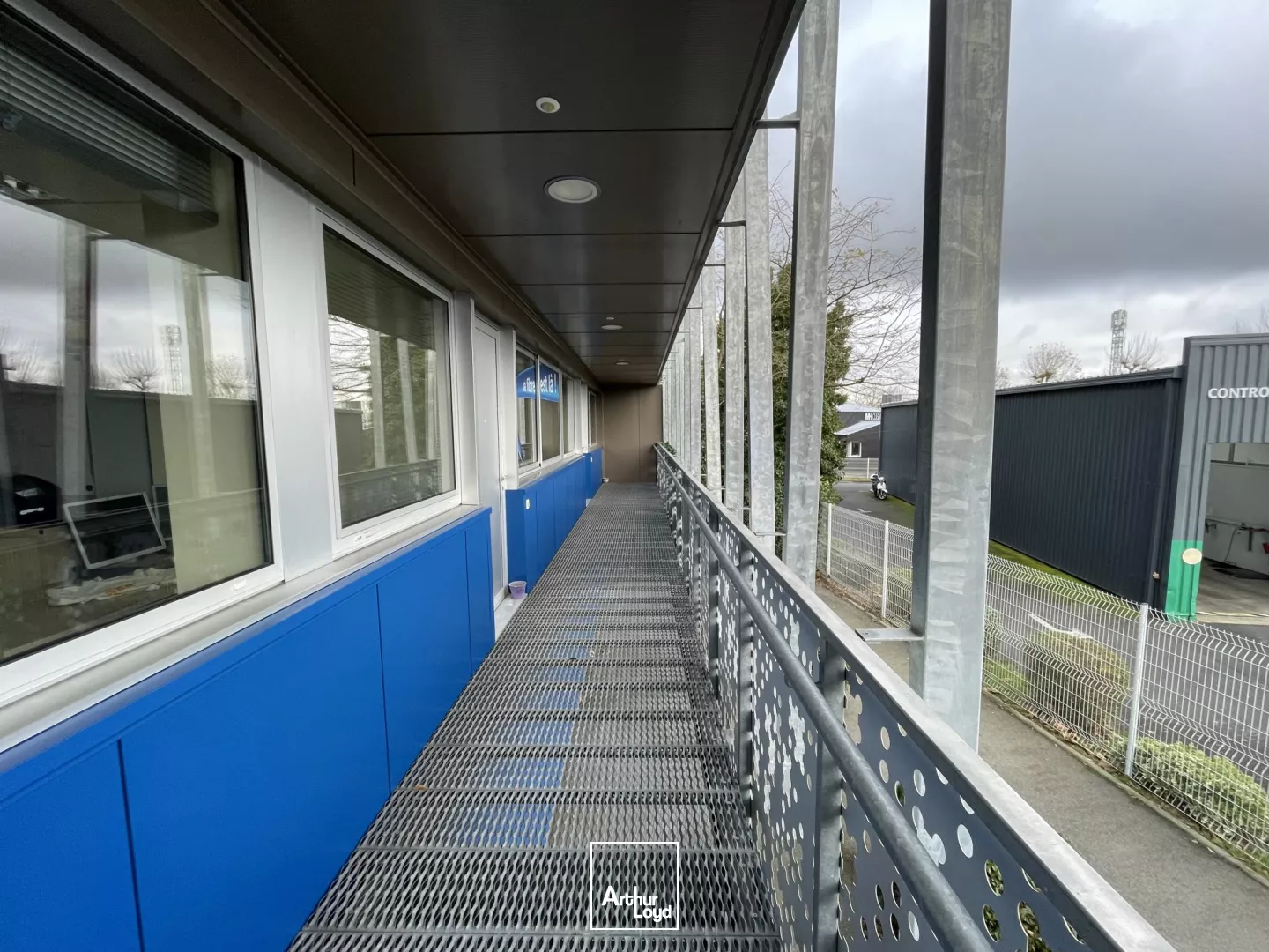 BUREAUX À LOUER-148 M²-REZÉ TRENTEMOULT