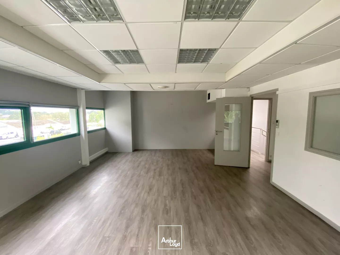 LOCATION - BUREAUX - 248 M² ENVIRON - LORIENT
