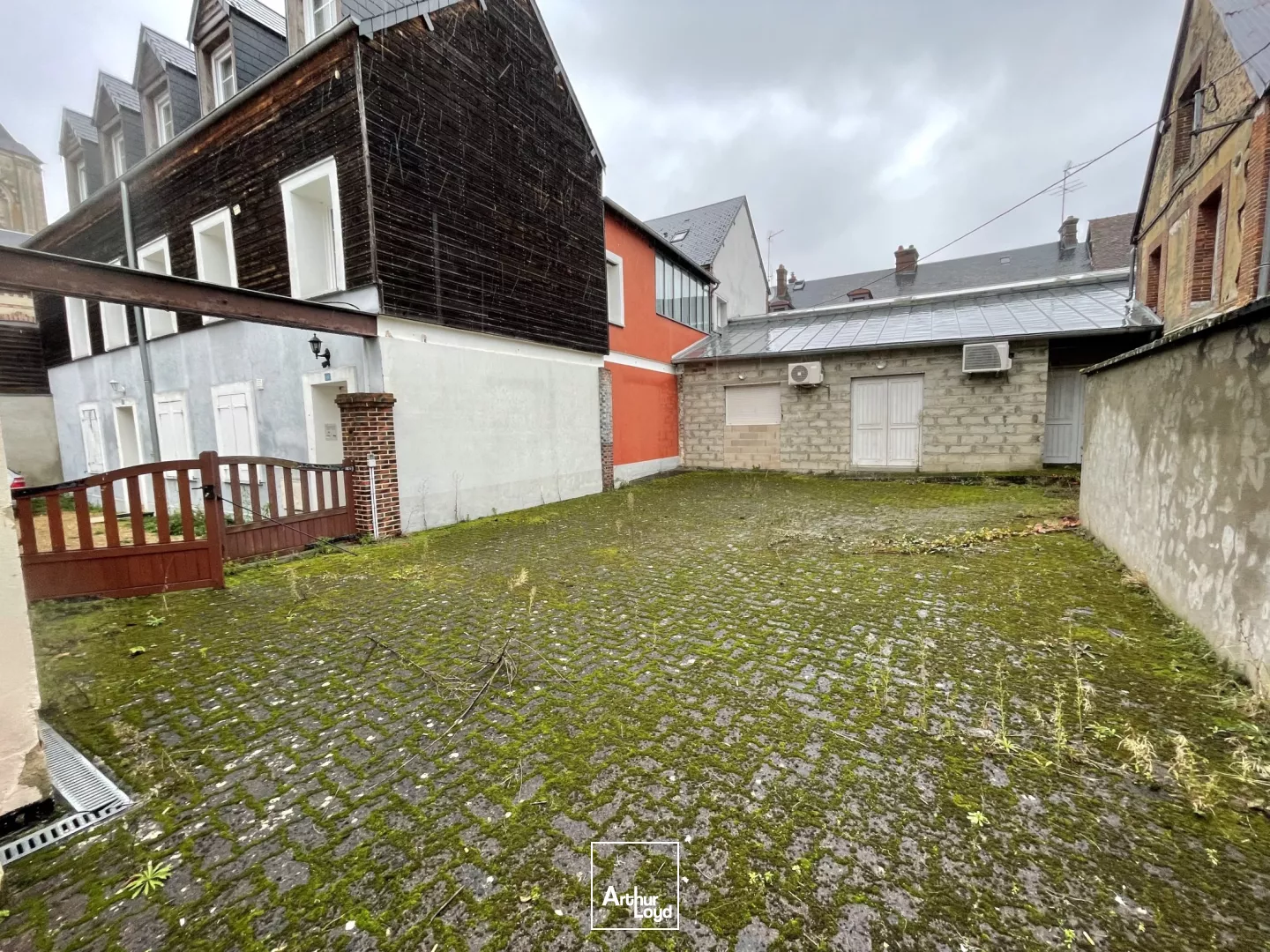 Locaux d'activité à vendre à VERNEUIL SUR AVRE 27130