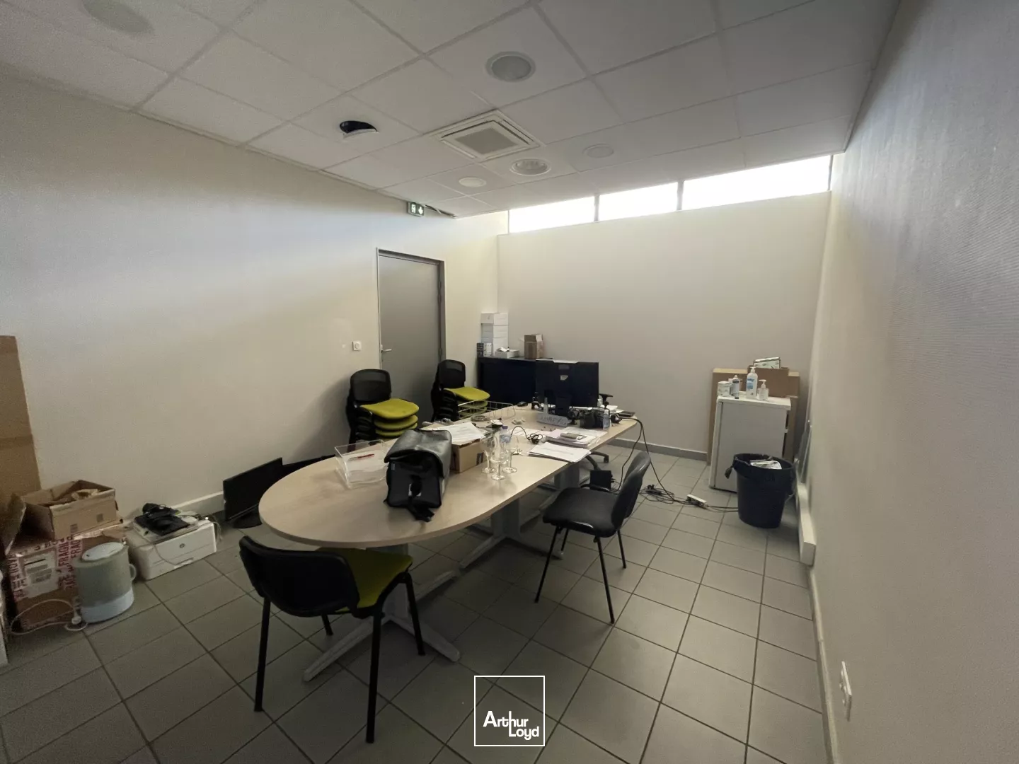 Locaux d'activités à louer - 1600 m2 - Axe direct autoroute