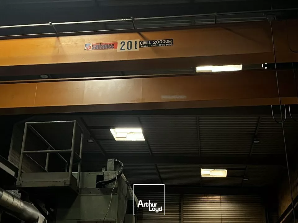 LOCAL D'ACTIVITE - ENTREPOT à VENDRE de 3700 m²