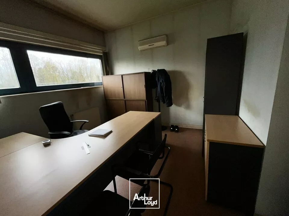 LOCAL D'ACTIVITE - ENTREPOT à VENDRE de 3700 m²