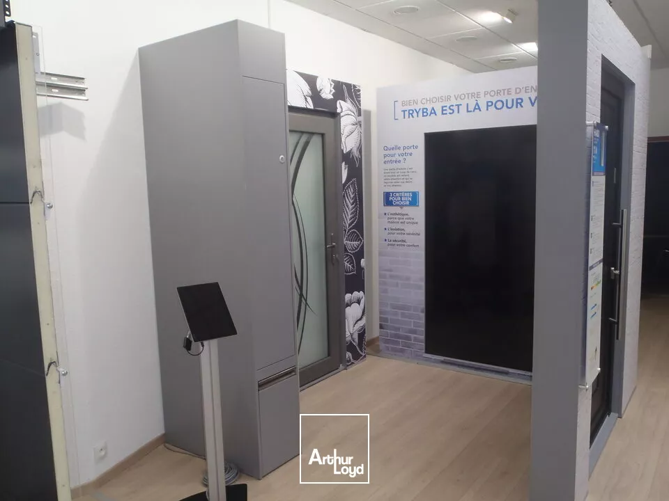 LOCAL COMMERCIAL à LOUER de 103 m²