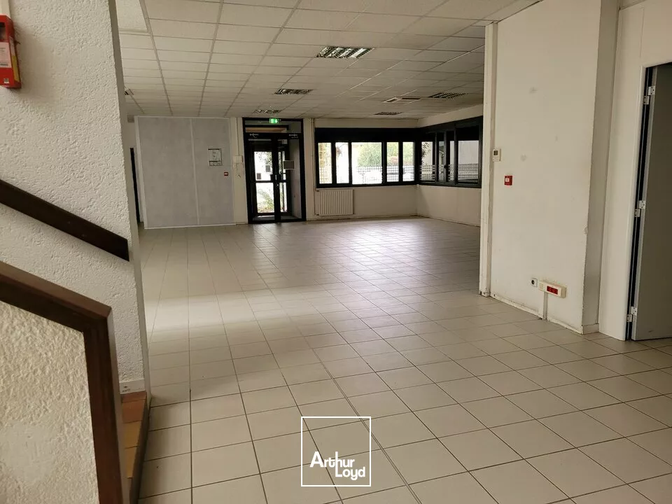 BAYONNE sur axe passant, Immeuble de bureaux de 800 m²