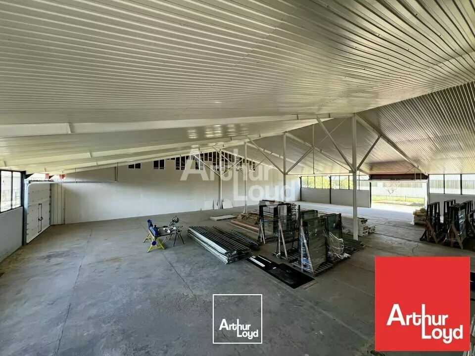 CHATELLERAULT LOCAUX D'ACTIVITES NEUF A VENDRE DE 270 M²